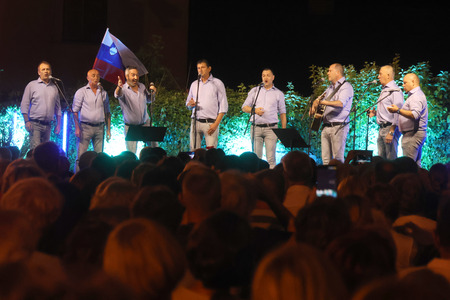 KONCERT POD ZVEZDAMI  KLAPI GALEB IN SOLINAR 17 FOTO LJUBO VUKELIČ